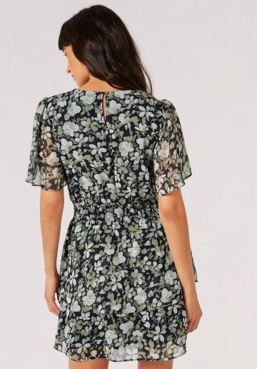 Короткое платье