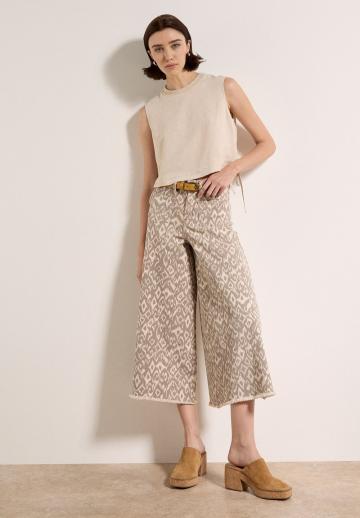 Короткие джинсы