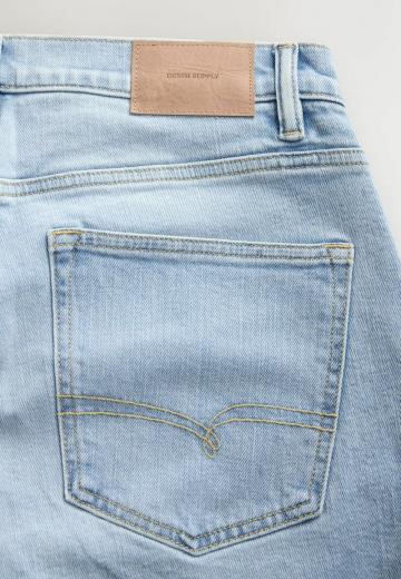 Прямые джинсы