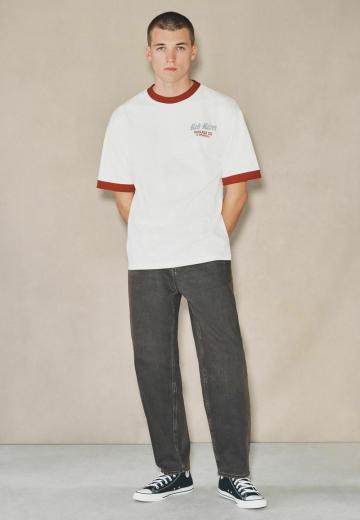 Прямые джинсы