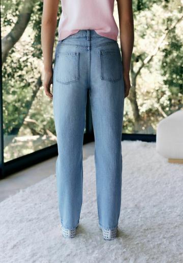 Короткие джинсы