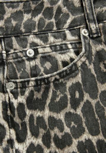 Прямые джинсы