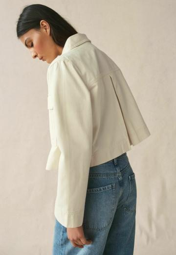 Куртка с накладнымит карманами