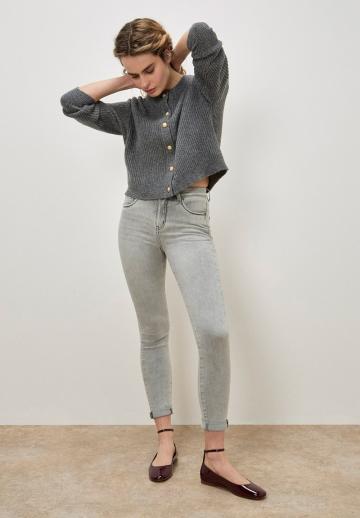 Узкие джинсы