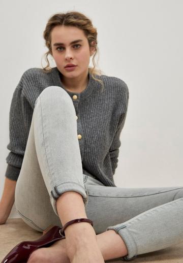 Узкие джинсы