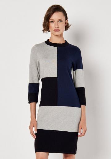 Вязаное платье