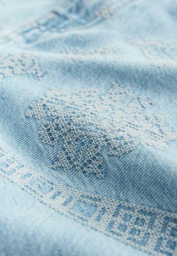 Клешеные джинсы