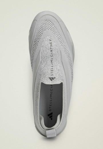 Тренировочные кроссовки