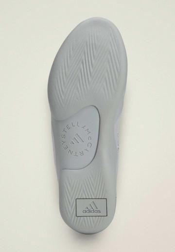 Тренировочные кроссовки