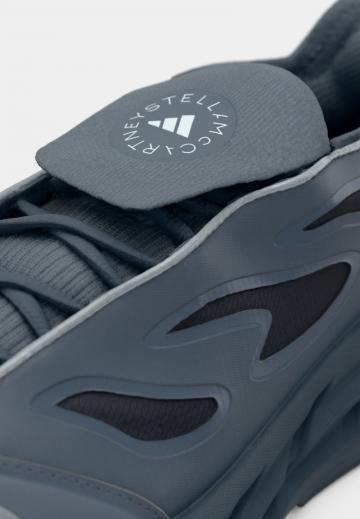 Тренировочные кроссовки