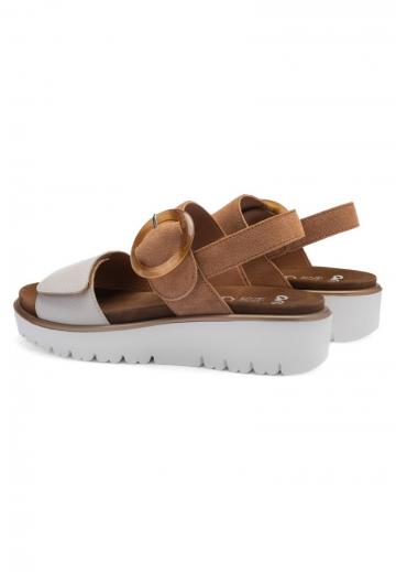 Босоножки на танкетке