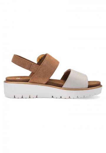 Босоножки на танкетке