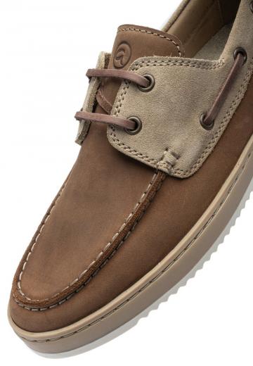 Ботинки на шнуровке