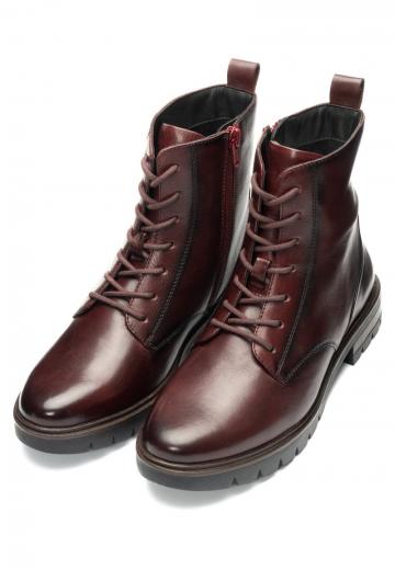 Ботинки на шнуровке
