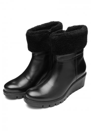 Сапожки на танкетке