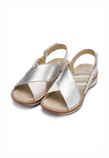 Босоножки на танкетке