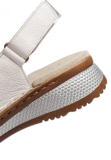 Босоножки на танкетке