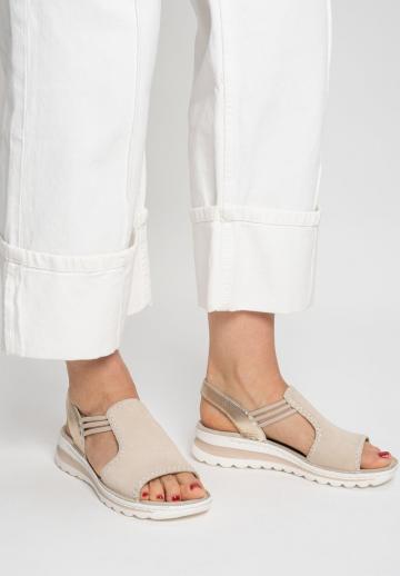 Босоножки на танкетке