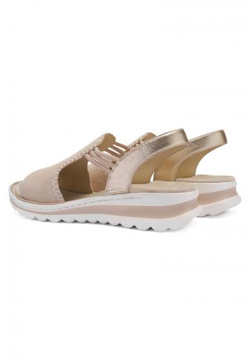 Босоножки на танкетке