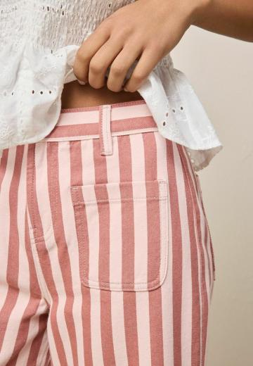 Короткие джинсы