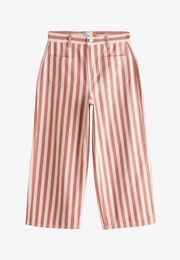 Короткие джинсы