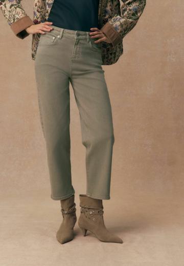 Короткие джинсы