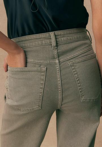 Короткие джинсы