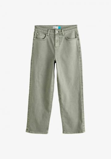 Короткие джинсы