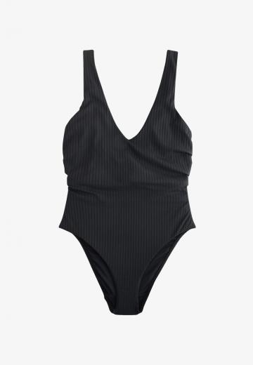 Слитный купальник