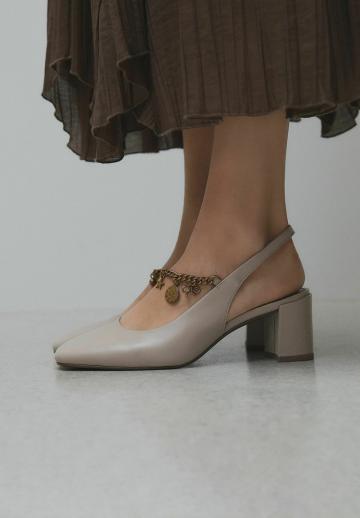 Туфли с ремешком