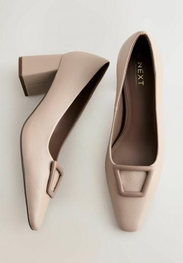 Туфли с высоким носом