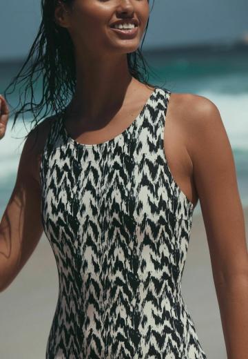 Слитный купальник