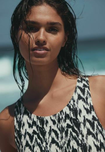 Слитный купальник