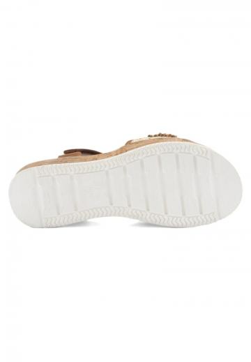 Босоножки на танкетке