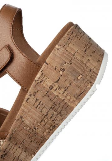 Босоножки на танкетке