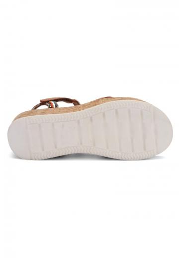 Босоножки на танкетке