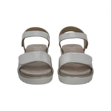 Босоножки на танкетке