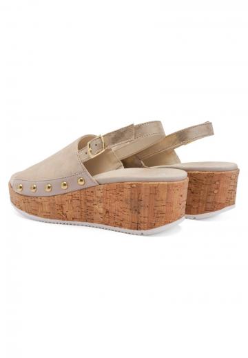 Босоножки на танкетке