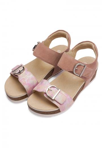 Босоножки на танкетке