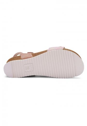 Босоножки на танкетке