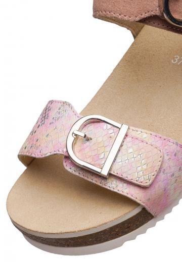 Босоножки на танкетке