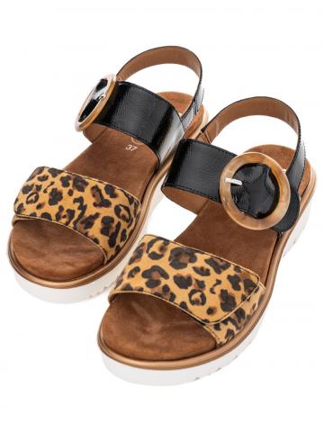 Босоножки на танкетке