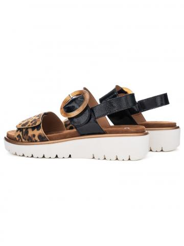 Босоножки на танкетке