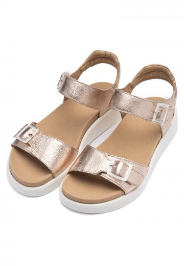 Босоножки на танкетке