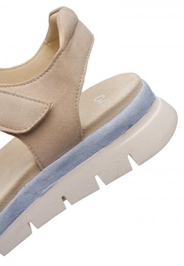 Босоножки на танкетке