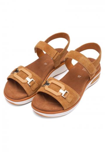 Босоножки на танкетке