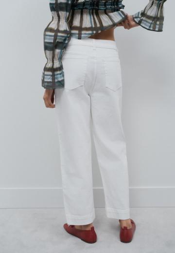 Прямые джинсы