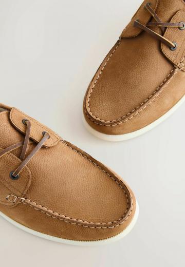 Ботинки на шнуровке