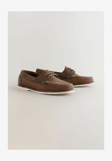 Ботинки на шнуровке