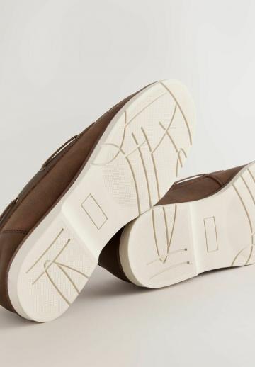 Ботинки на шнуровке